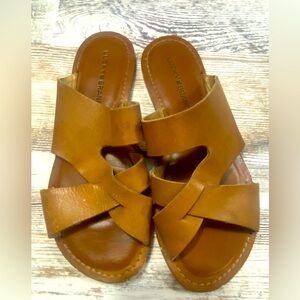 Lucky Brand Women's Tan Sandals Caramel Graze 8M Flats Slip On Shoes  Leather